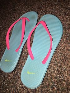 nike flip flops