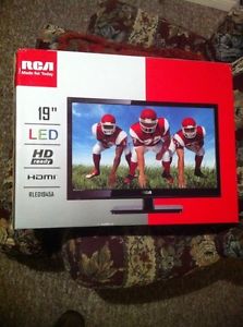 19" RCA LED TV