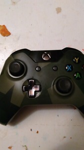 2 xbox one controllers 1 works and 1 dont