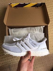 3M reflective Ultra Boost - Size 9.5