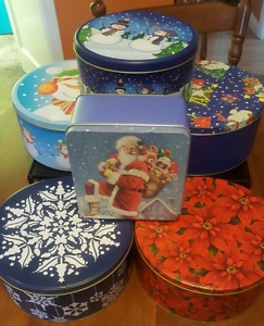 6 Christmas Cans includes some cookie cutters.