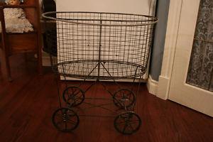 ANTIQUE LOOKING METAL LAUNDRY CART