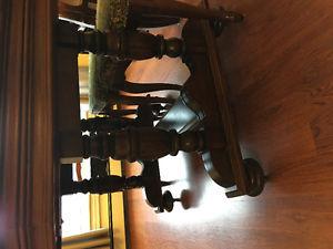 Antique dinning room table with 6 chairs