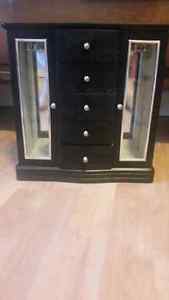 Black wooden jewelry case for sale