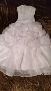 Brand new wedding dress, size 6-8