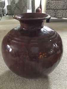 CERAMIC POT FOR INDOOR OR OUTDOOR USE (mottled brown/rust)