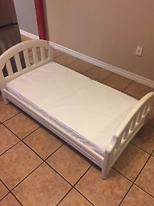 Free Toddler's bed and waterproof mattress