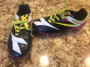 Girls Youth Diadora Soccer Cleats - Size 1