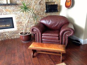 Gorgeous hand tooled leather fireplace bench 36" wideX 12"