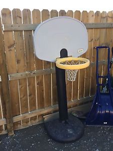 Little Tykes basketball net