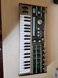 Microkorg Synthesizer 250$ OBO