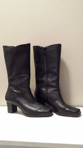 ``Naturalizer`` leather boots