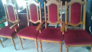 Oak double pedestal dinning room table and 4 chairs