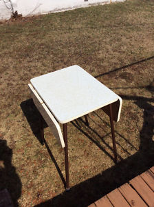 Retro Drop-leaf table