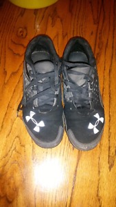 Size 1 Under Armor baseball cleats