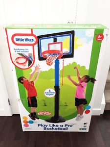 ===Unopened==Little Tikes Play Like A Pro Basketball $50