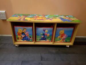 Winnie the pooh rolling toy box