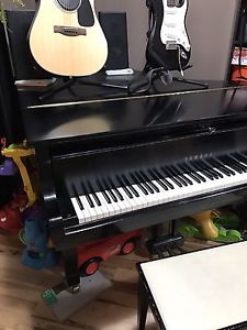 Yamaha G2 piano