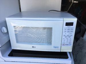 1 Cubic Foot Microwave Oven
