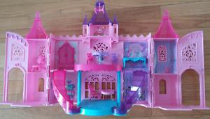 Barbie Princess and Popstar Musical Light-Up Castle