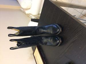 Black leather cowboy boots sz6 almost new