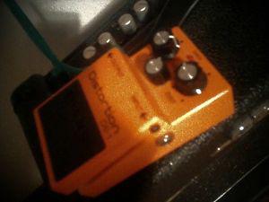 Boss DS-1 distortion pedal !works great W/short cord