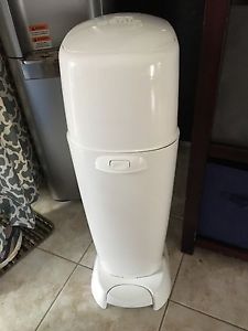 Brand NEW, never used diaper genie elite