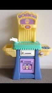 LITTLE TYKES KITCHEN WITH PLAY FOOD ACCESSORIES