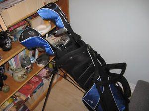 Men's and Lady's golf clubs and matching bags for sale