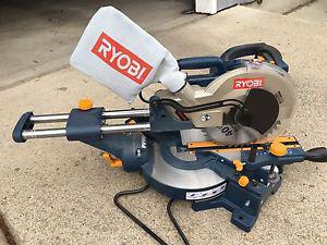 Mitre Saw with slide