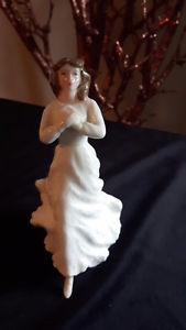 Royal Doulton Lady Figurine "Forget Me Not"