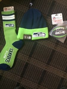SEATLE SEAHAWKS FANS!! - hat, socks and ornament