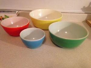 Set Of Four Vintage Primary Colours PYREX Mixing Bowls