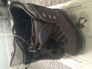 Snowboard boots Size 10, good condition.