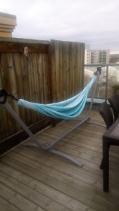 Standing hammock