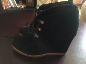 Steve Maddens Wedges Booties