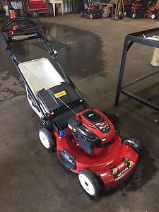 TORO PERSONAL PACE PUSH MOWER (GREAT CONDITION)
