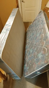 Twin mattress and box spring