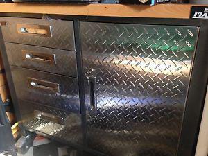 Wanted: Master craft diamond plated work bench