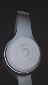 White & Silver Beats By Dre solos