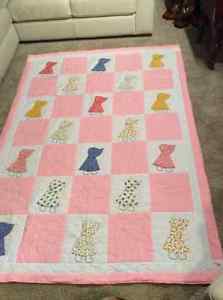 handmade holly hobbit quilt with bed skirt and 2 shams $60