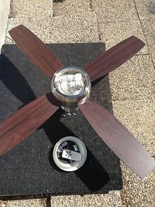 52in Hampton ceiling fan with remote