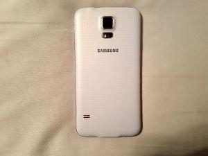 Above mint Samsung S5 -Not a mark on it