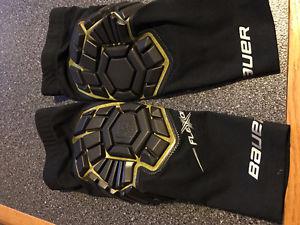 Bauer Goalie Flex knee pads (Brand New)