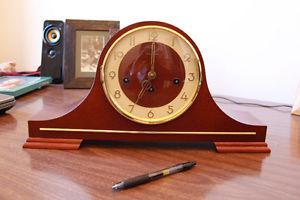 Bulovo mantel clock. 8 day mechanical. Westminister chimes