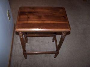 CUTE ANTIQUE SOLID WOOD COMPACT TABLE.