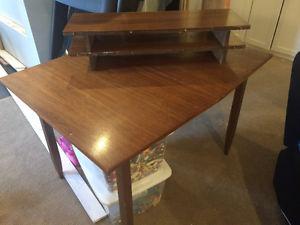 Dining Table 4ftx3ft and extends to 6ftx3ft