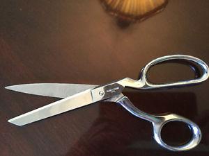Dressmaking scissors