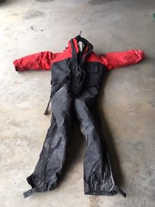 Helly Hansen Floater suit large