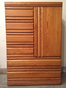 High Quality Wooden Dresser